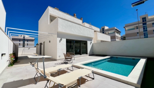 Casa independiente - Nueva construcción  - Villamartin -
                Villamartin