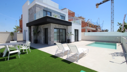 Detached house - New Build - Pilar de la Horadada -
                City Center