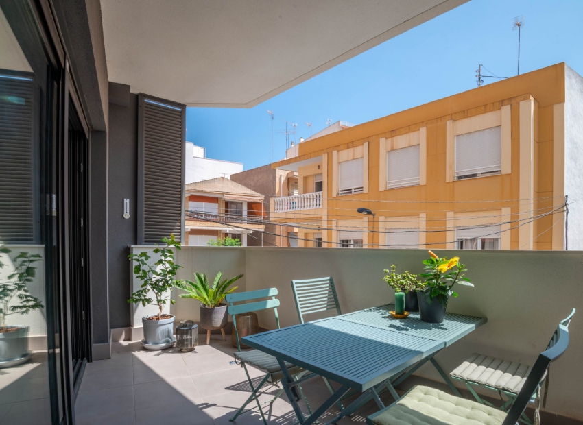 Jälleenmyynti - Apartment -
Torrevieja - Playa del Cura