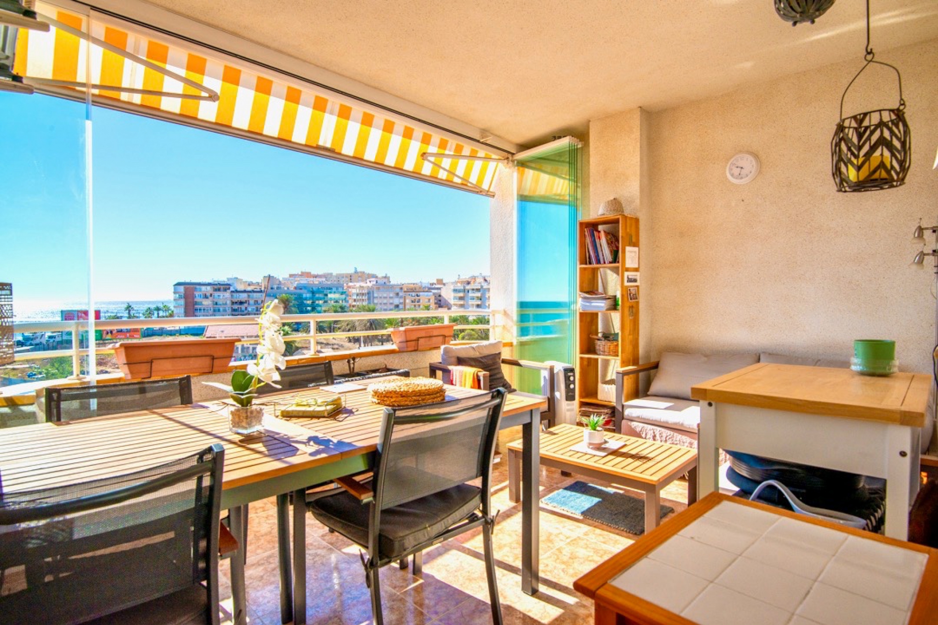 Jälleenmyynti - Apartment -
Torrevieja - Playa los Locos