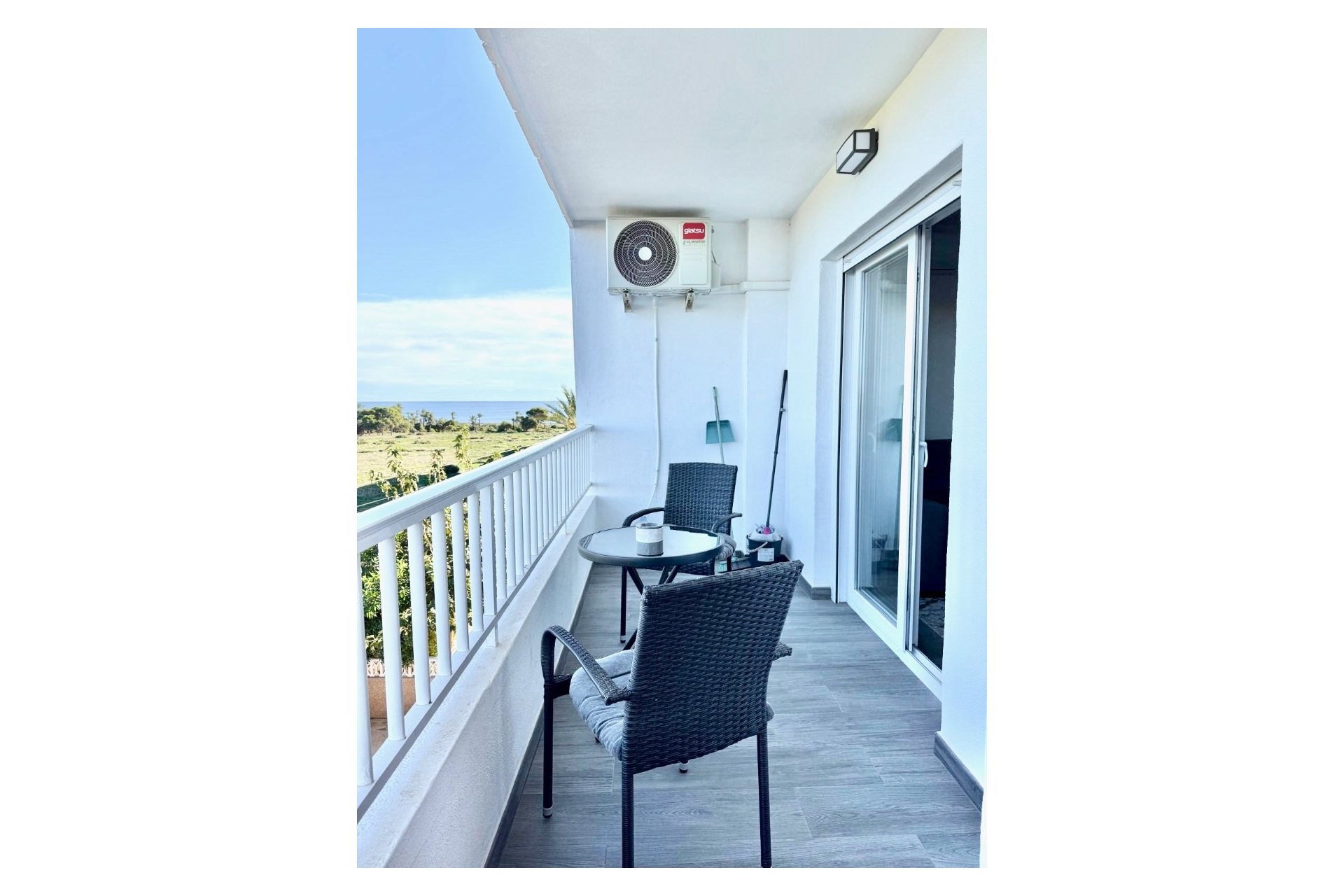 Jälleenmyynti - Apartment -
Torrevieja - Punta Prima, Torrevieja