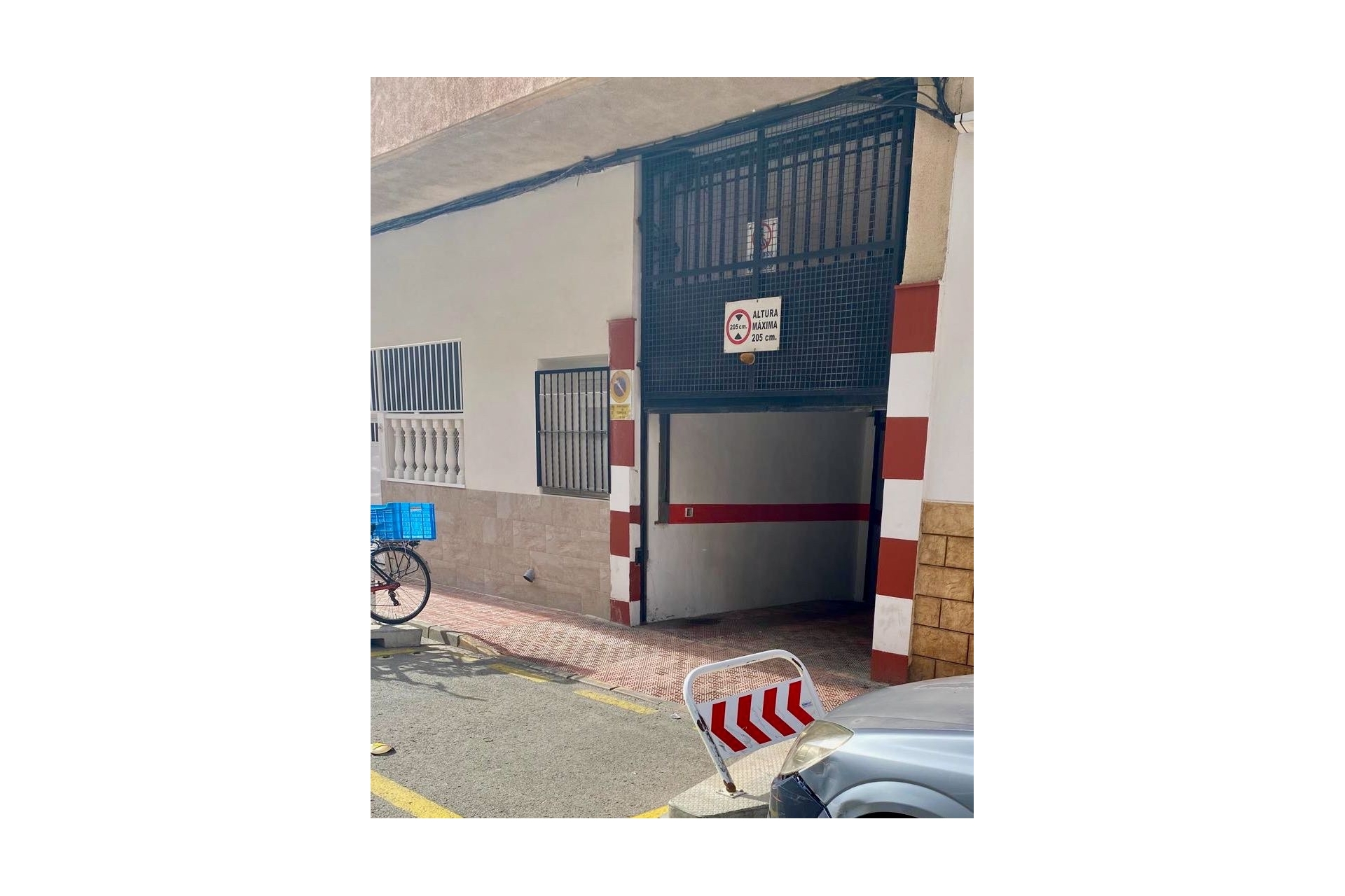 Jälleenmyynti - Autotalli -
Torrevieja - Centro