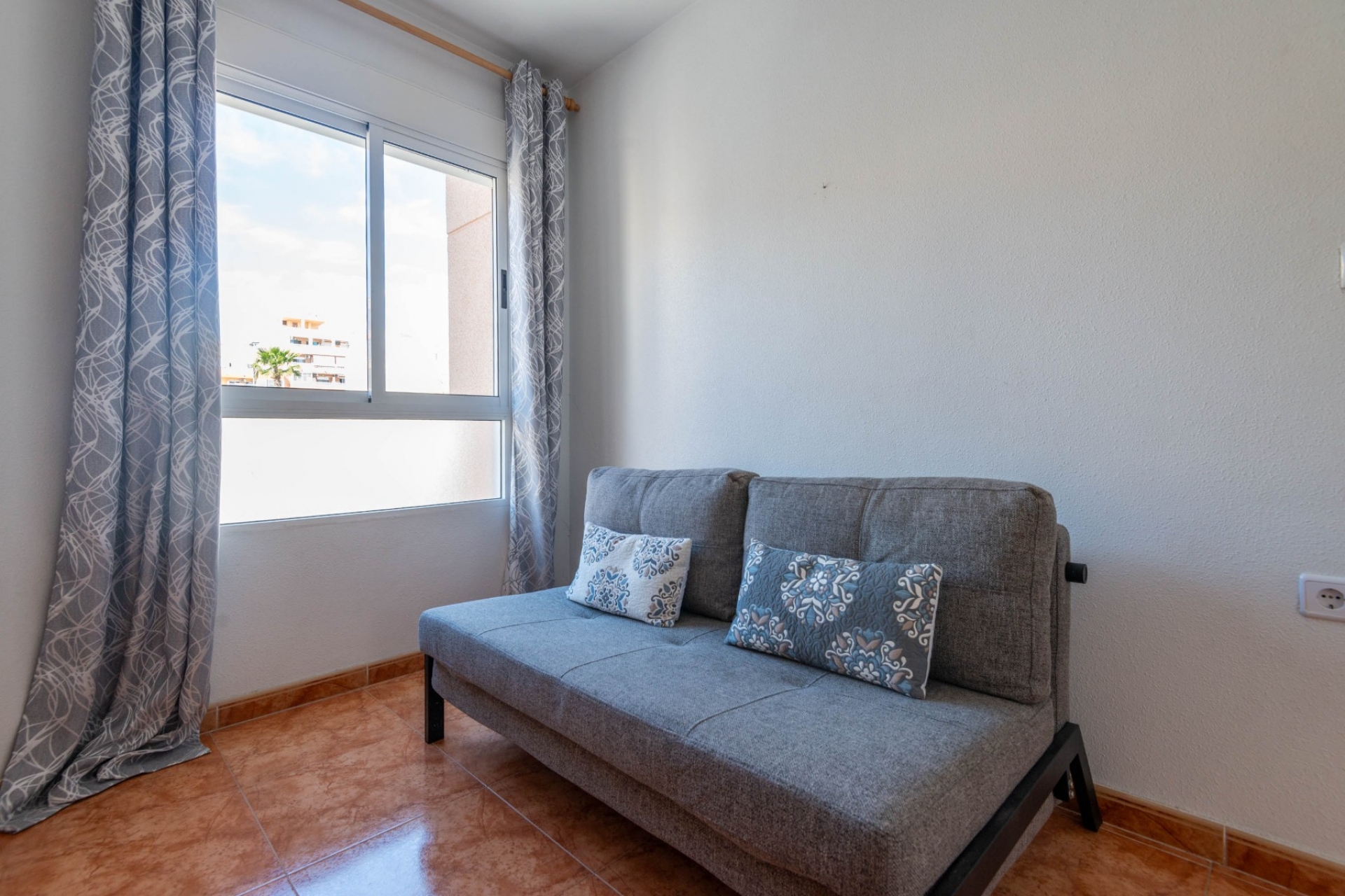 Jälleenmyynti - Huoneisto -
Torrevieja - Centro
