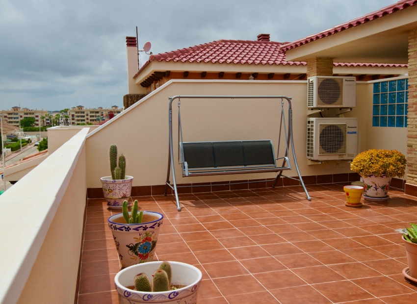 Jälleenmyynti - Kattohuoneisto -
Orihuela Costa - Playa Flamenca