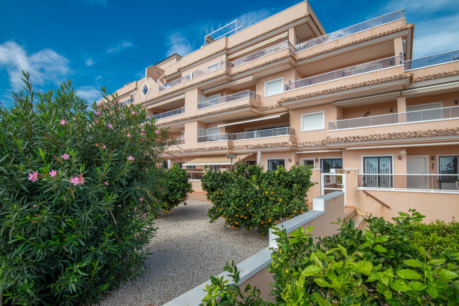 Jälleenmyynti - Kattohuoneisto -
Orihuela Costa - Villamartin