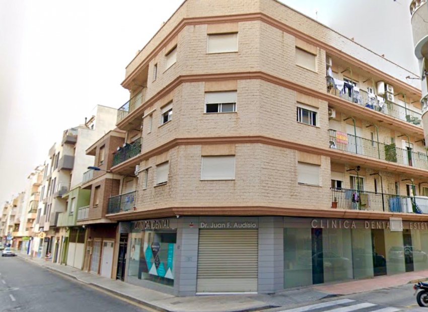 Jälleenmyynti - Kattohuoneisto -
Torrevieja - Center Torrevieja