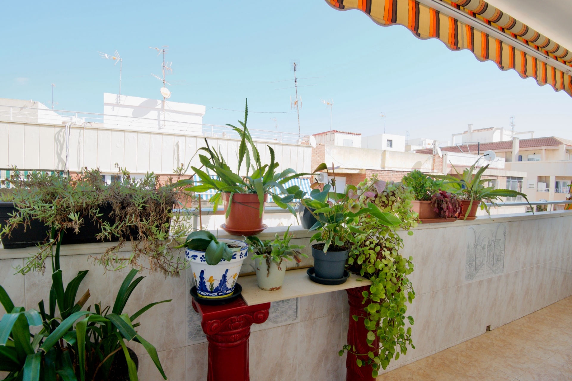 Jälleenmyynti - Kattohuoneisto -
Torrevieja - Playa de los Locos