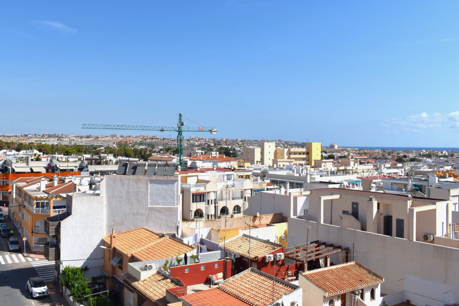 Jälleenmyynti - Kattohuoneisto -
Torrevieja - Playa del Cura