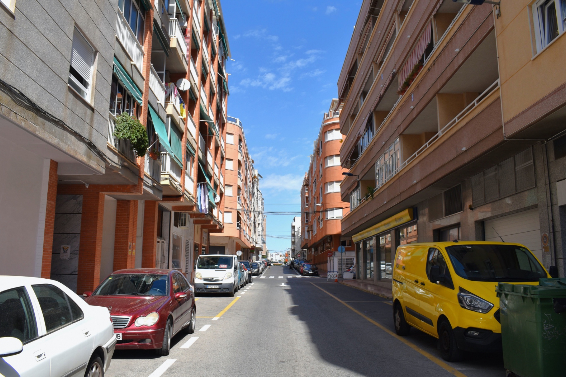 Jälleenmyynti - Kattohuoneisto -
Torrevieja - Playa del Cura