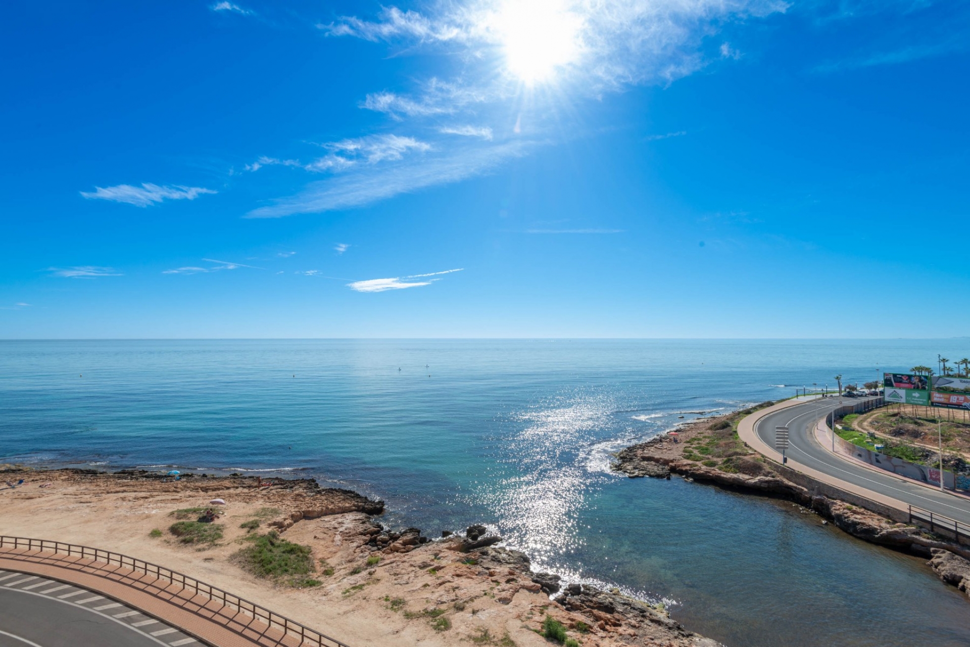 Jälleenmyynti - Kattohuoneisto -
Torrevieja - Playa los Locos