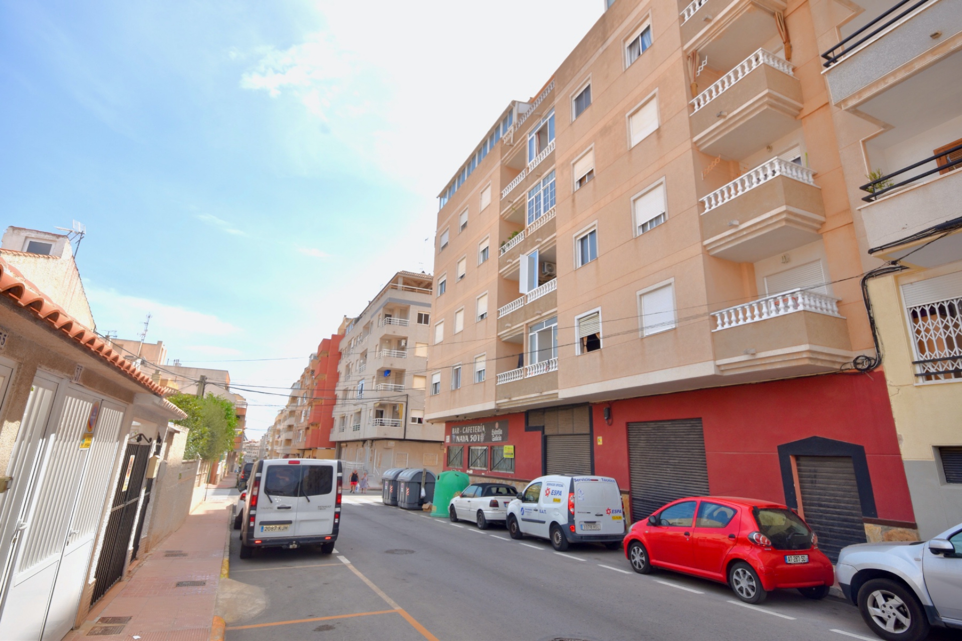 Jälleenmyynti - Kerrostalo -
Torrevieja - Habaneras