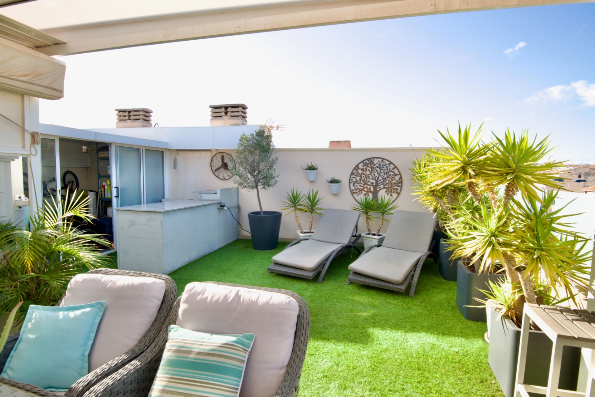 Jälleenmyynti - Kerrostalo -
Torrevieja - Habaneras