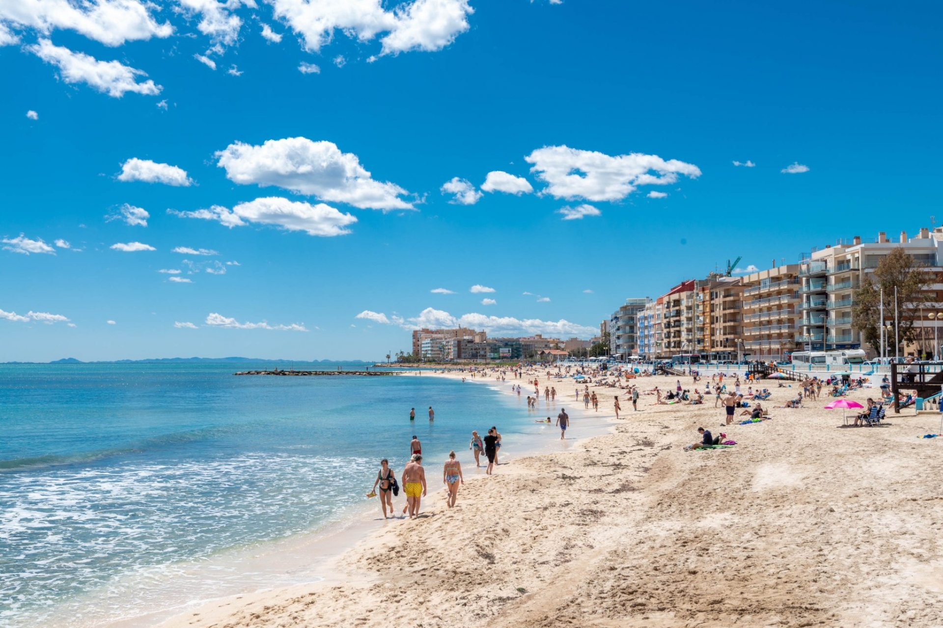 Jälleenmyynti - Kerrostalo -
Torrevieja - Playa de los Locos