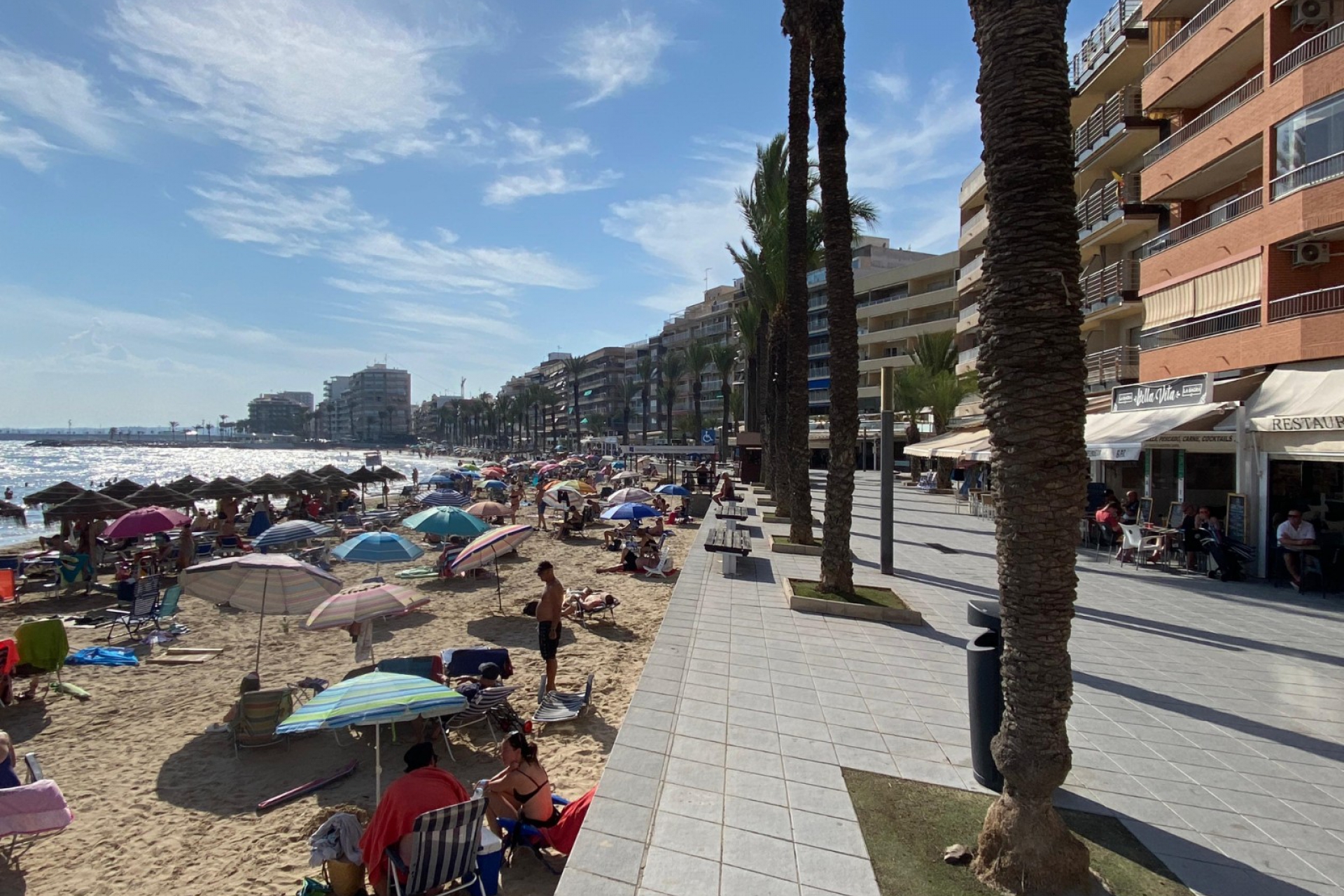 Jälleenmyynti - Kerrostalo -
Torrevieja - Playa del Cura