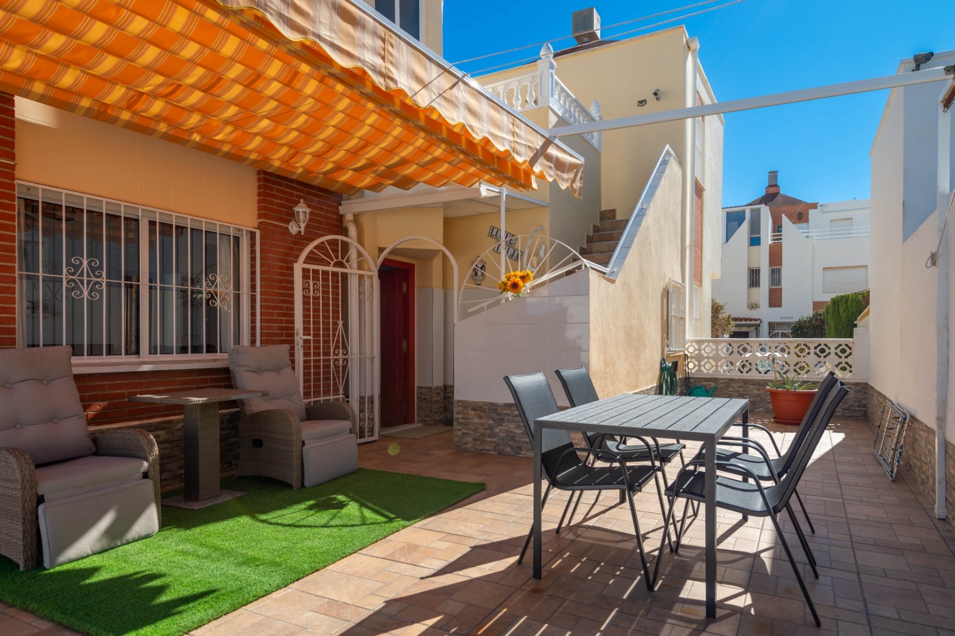 Jälleenmyynti - Neliapilatalo -
Orihuela Costa - Los Altos, Orihuela Costa