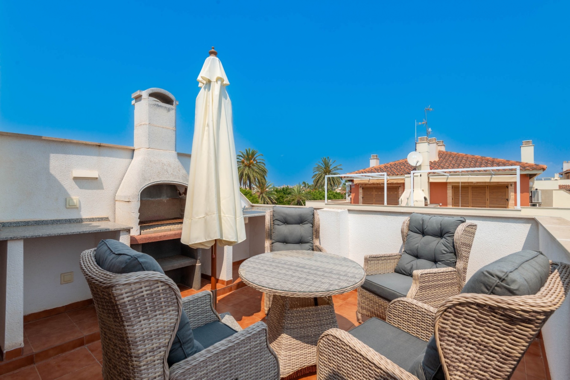 Jälleenmyynti - Pienkerrostaloasunto -
Orihuela Costa - Playa Flamenca