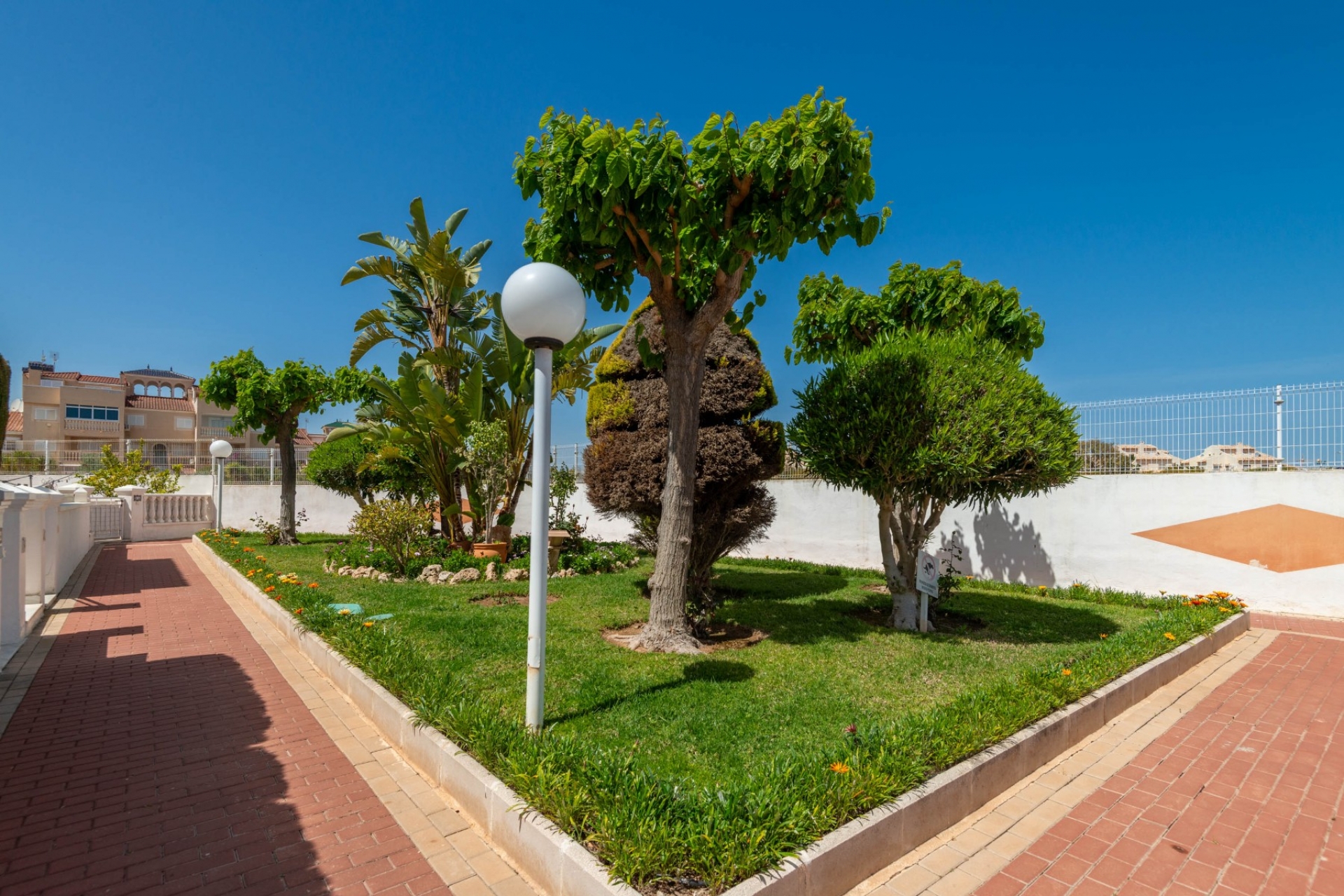 Jälleenmyynti - Pienkerrostaloasunto -
Orihuela Costa - Playa Flamenca