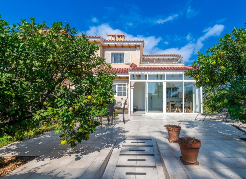 Jälleenmyynti - Pienkerrostaloasunto -
Orihuela Costa - Punta Prima, Orihuela Costa