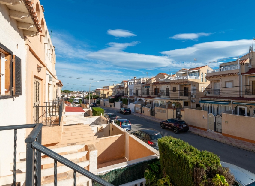 Jälleenmyynti - Pienkerrostaloasunto -
Torrevieja - El Chaparral