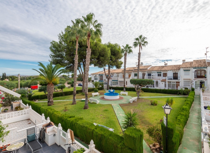 Jälleenmyynti - Pienkerrostaloasunto -
Torrevieja - Los Balcones