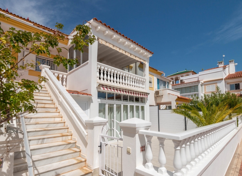 Jälleenmyynti - Pienkerrostaloasunto -
Torrevieja - Punta Prima, Torrevieja