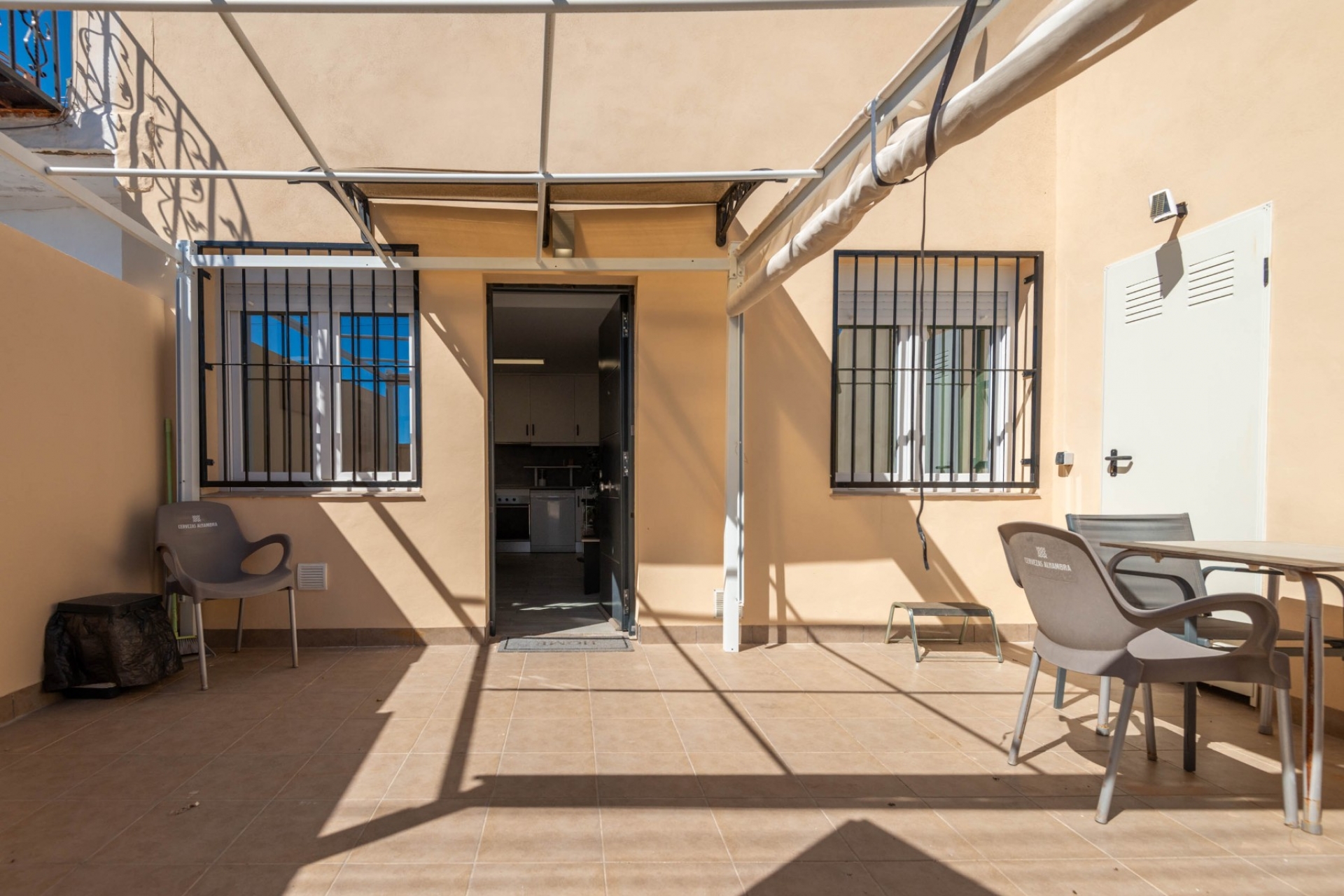 Jälleenmyynti - Pienkerrostaloasunto -
Torrevieja - Torreta III