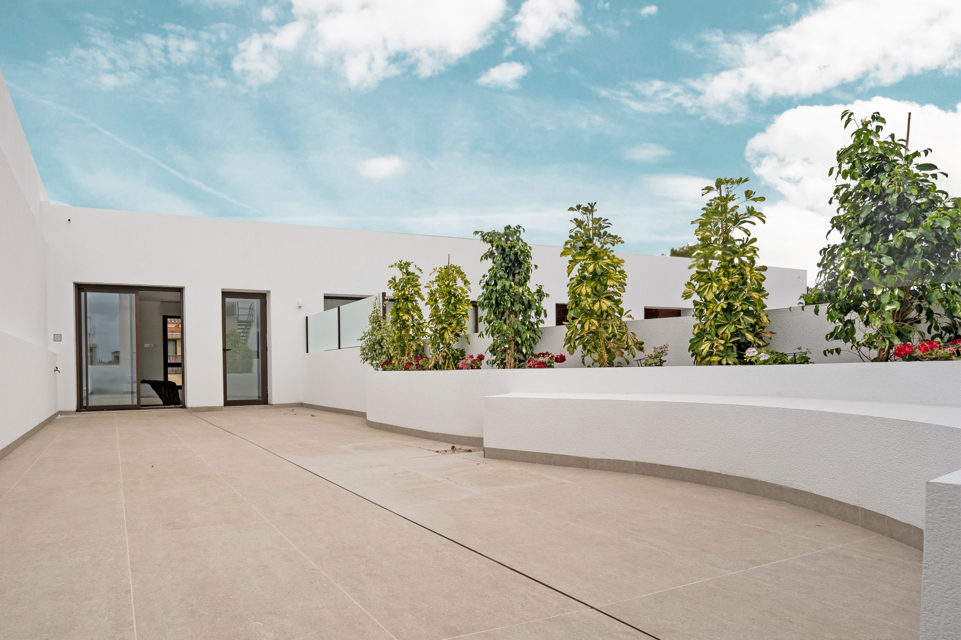 Neue Gebäude - detached -
Heredades