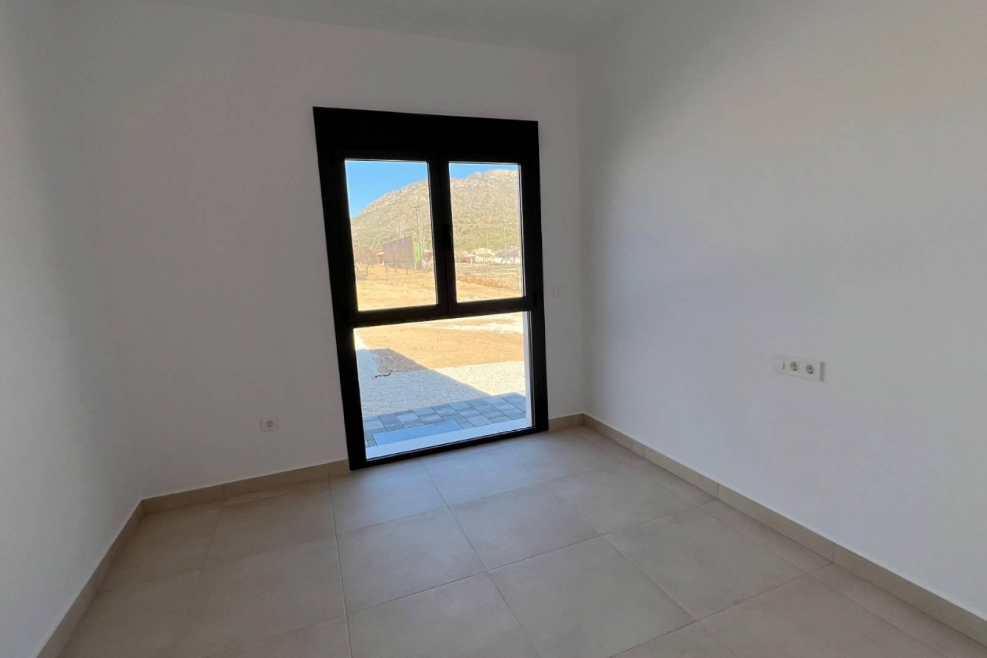 Neue Gebäude - detached -
La Canalosa