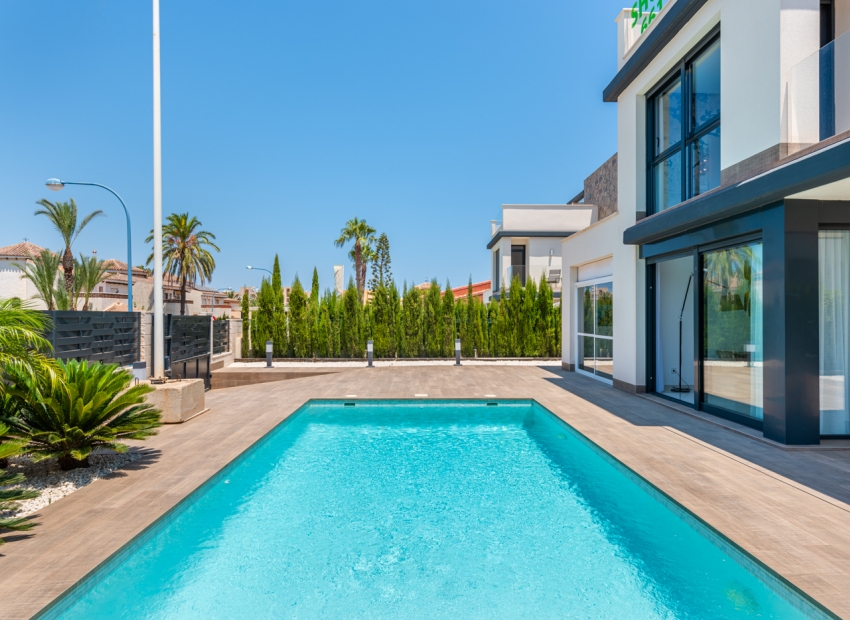 Neue Gebäude - detached -
Playa Paraiso