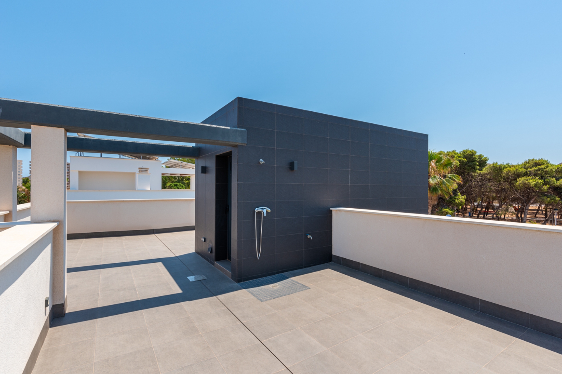 Neue Gebäude - detached -
Playa Paraiso
