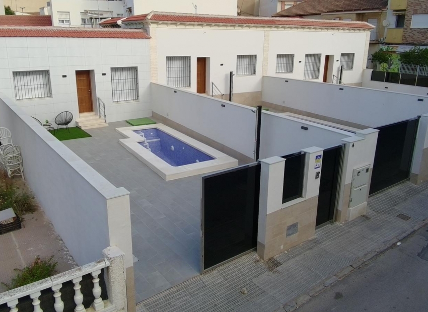 Neue Gebäude - Doppelhaushälfte -
San Javier