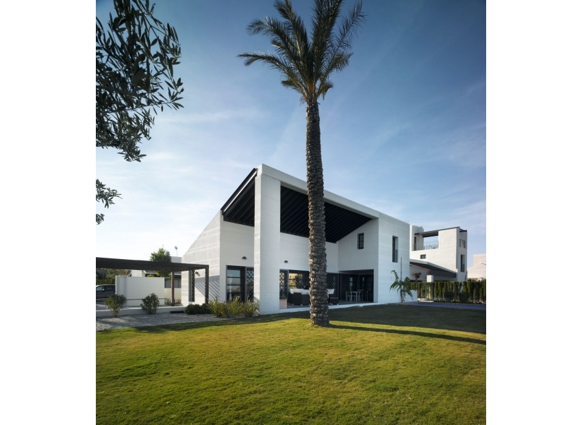 Neue Gebäude - Freistehende Villa -
Peraleja Golf