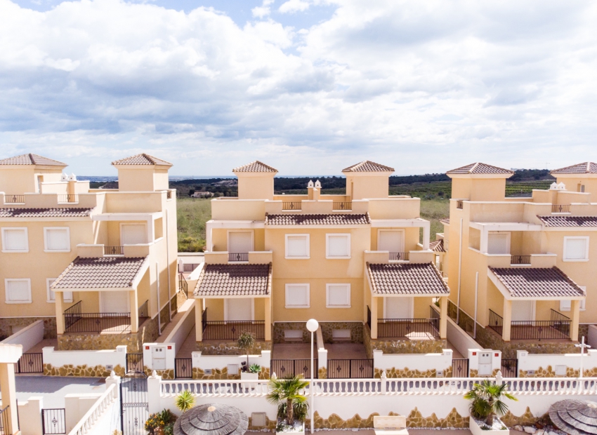 Neue Gebäude - Halb freistehendes Haus -
San Miguel de las Salinas - San Miguel de Salinas