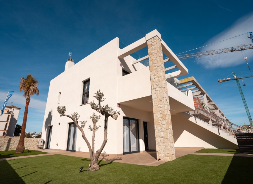 Neue Gebäude - low-bungalow -
Pilar de la Horadada