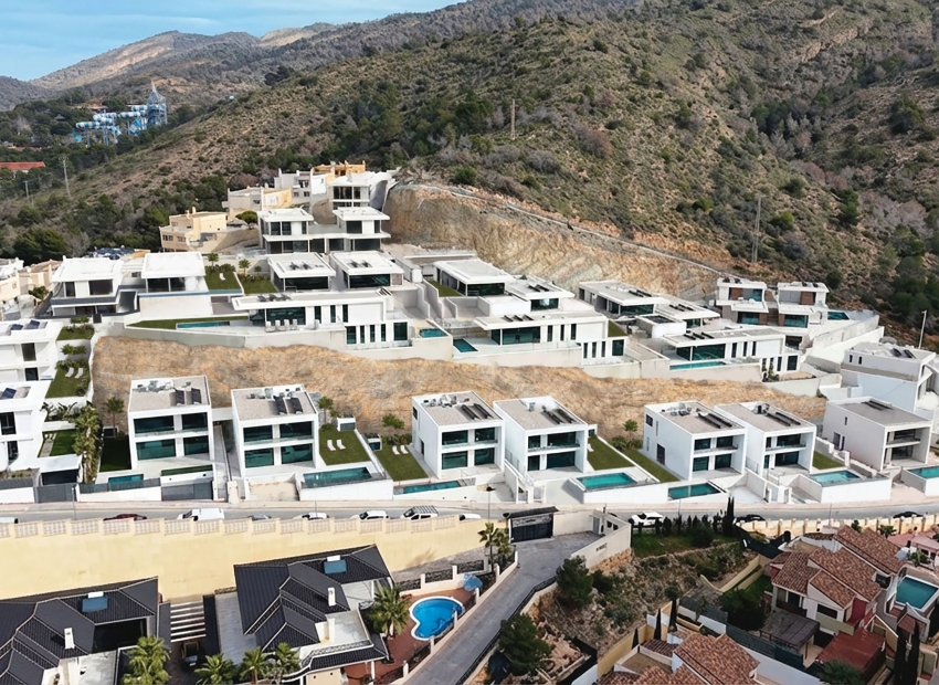 Neue Gebäude - Villa -
Benidorm