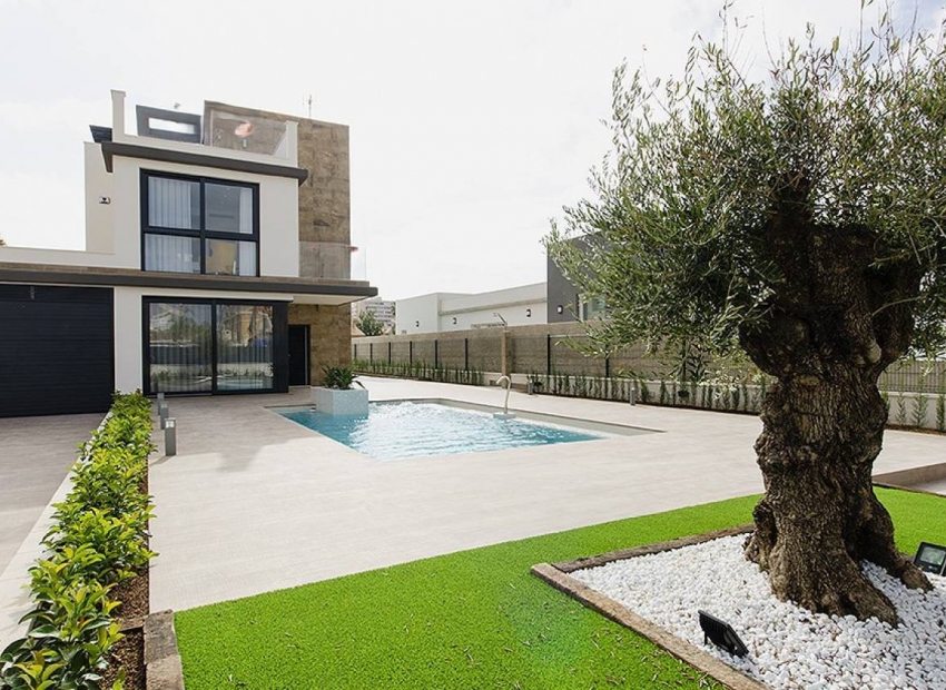 Neue Gebäude - Villa -
Dehesa de Campoamor
