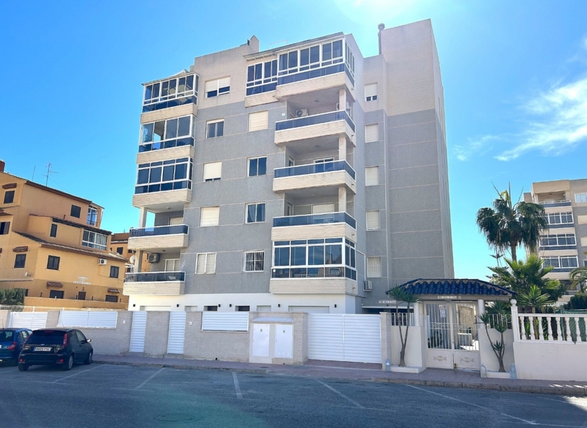 Neue Gebäude - Wohnung im Erdgeschoss -
Torrevieja