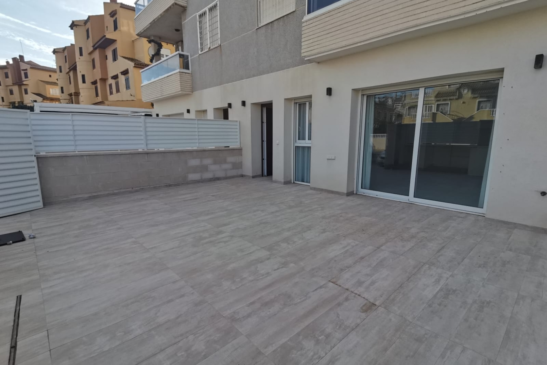 Neue Gebäude - Wohnung im Erdgeschoss -
Torrevieja
