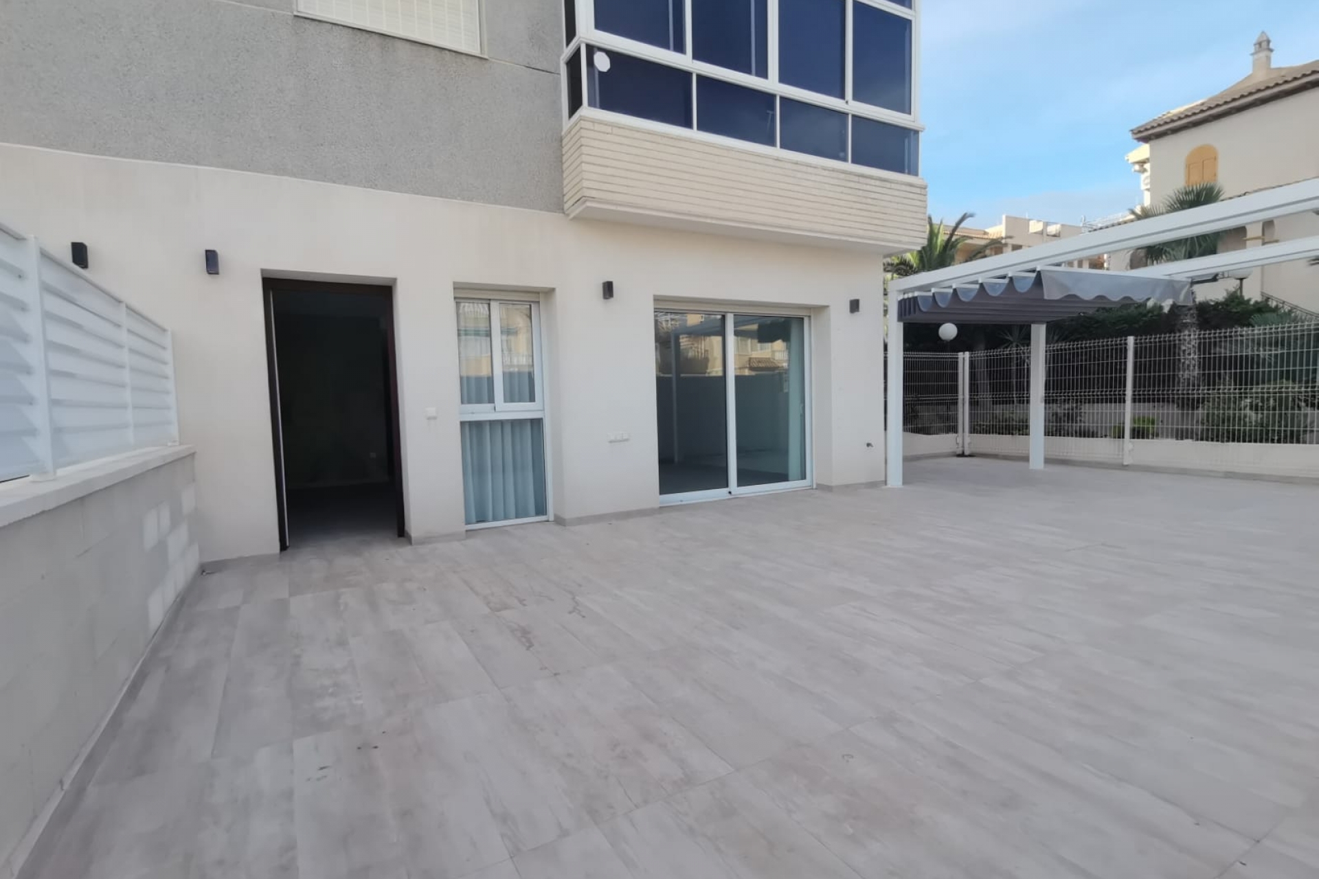 Neue Gebäude - Wohnung im Erdgeschoss -
Torrevieja