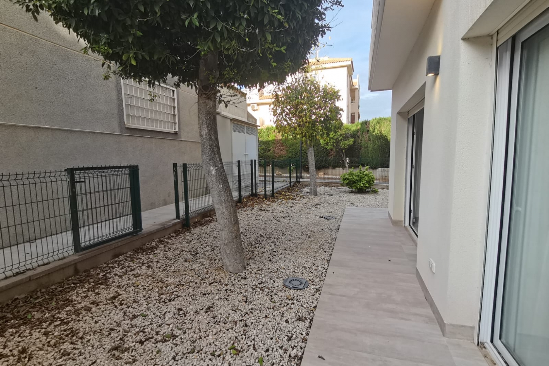 Neue Gebäude - Wohnung im Erdgeschoss -
Torrevieja