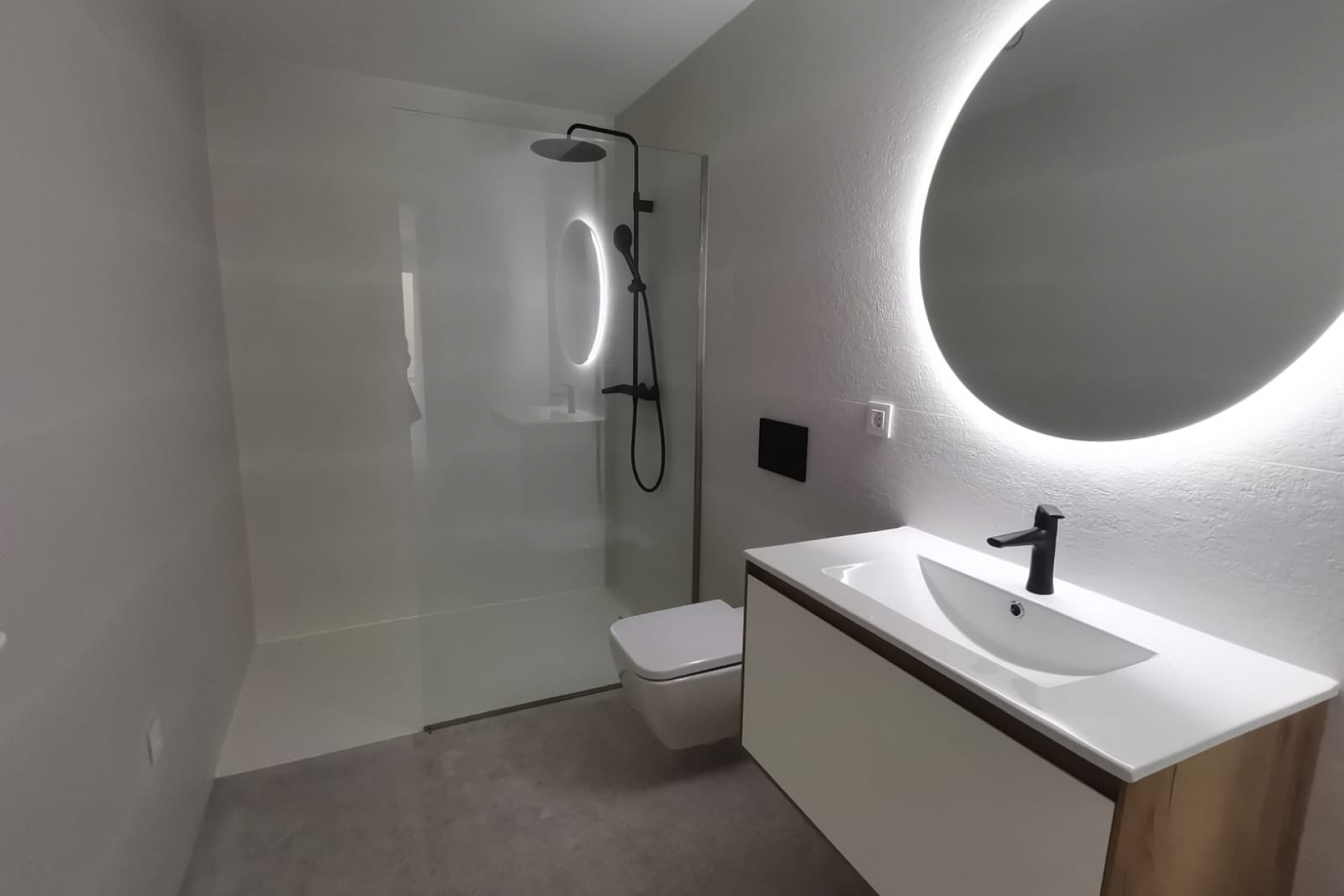 Neue Gebäude - Wohnung im Erdgeschoss -
Torrevieja
