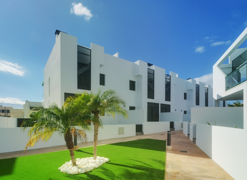 Neue Gebäude - Wohnung -
Mil Palmeras