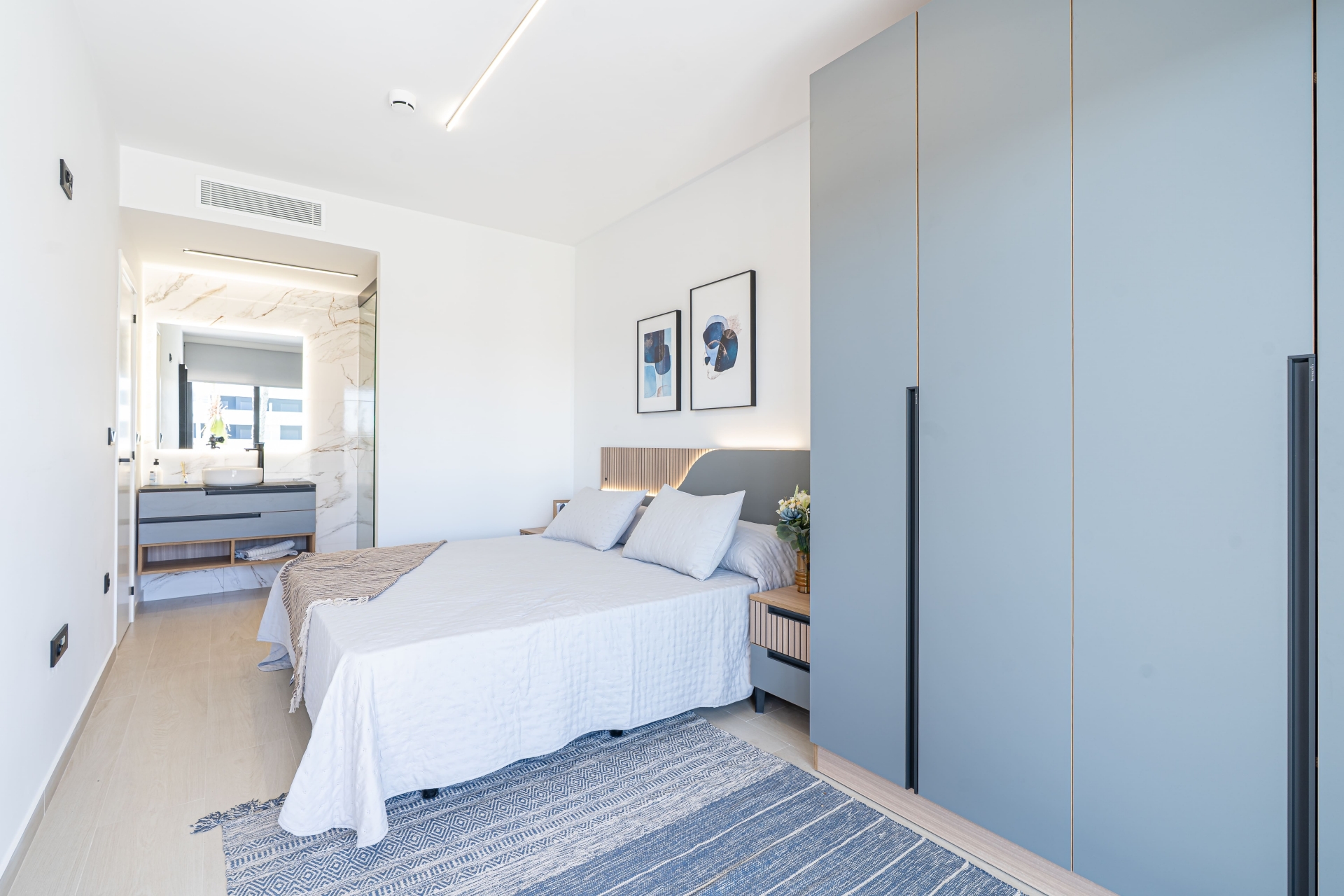Neue Gebäude - Wohnung -
Vera