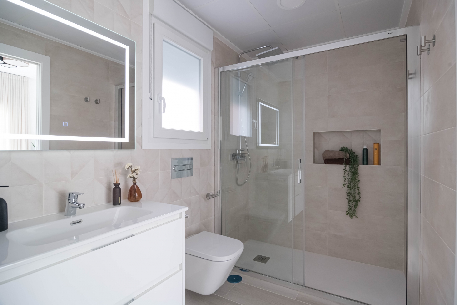 New Build - semi-detached -
Jerónimo y Avileses