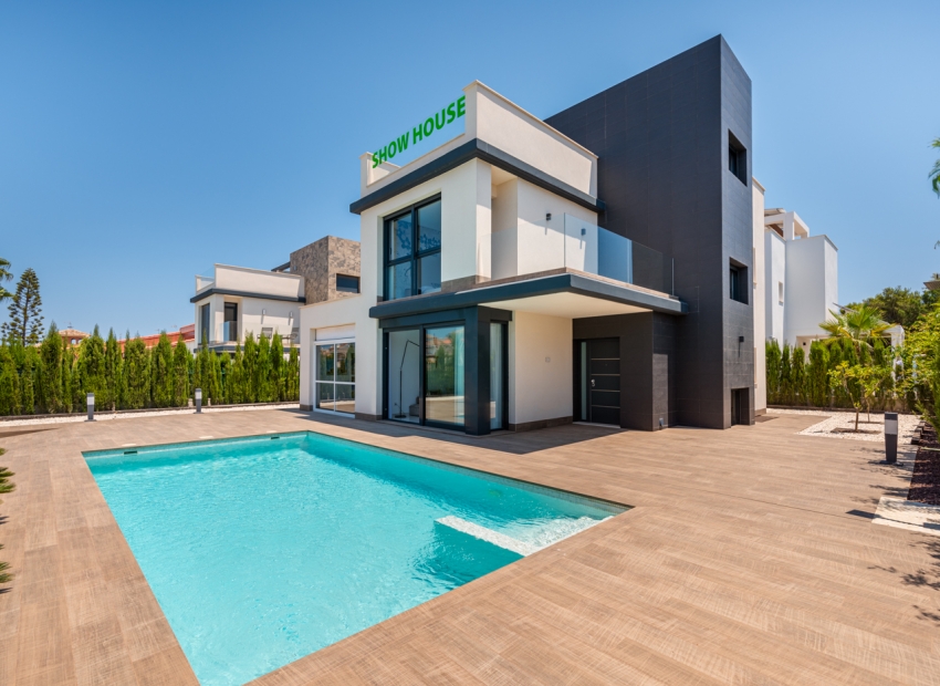 New Build - Wolnostojąca willa -
Playa Paraiso