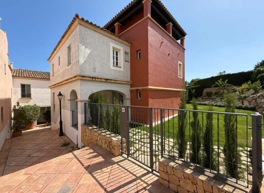 Nueva construcción  - Casa adosada -
Golf Badia