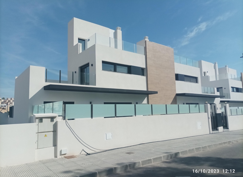 Nueva construcción  - Casa semiadosada -
Orihuela Costa - Villamartin