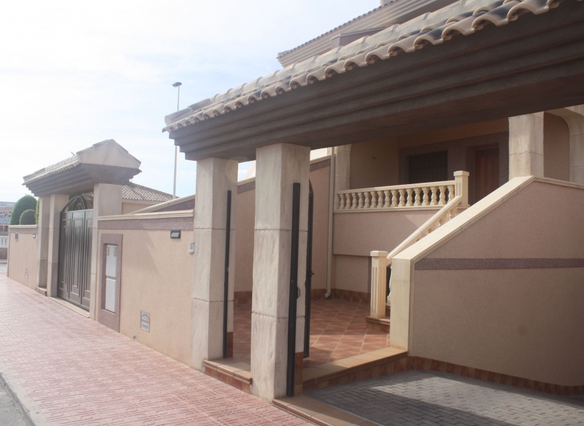 Nueva construcción  - semi-detached -
Torrevieja
