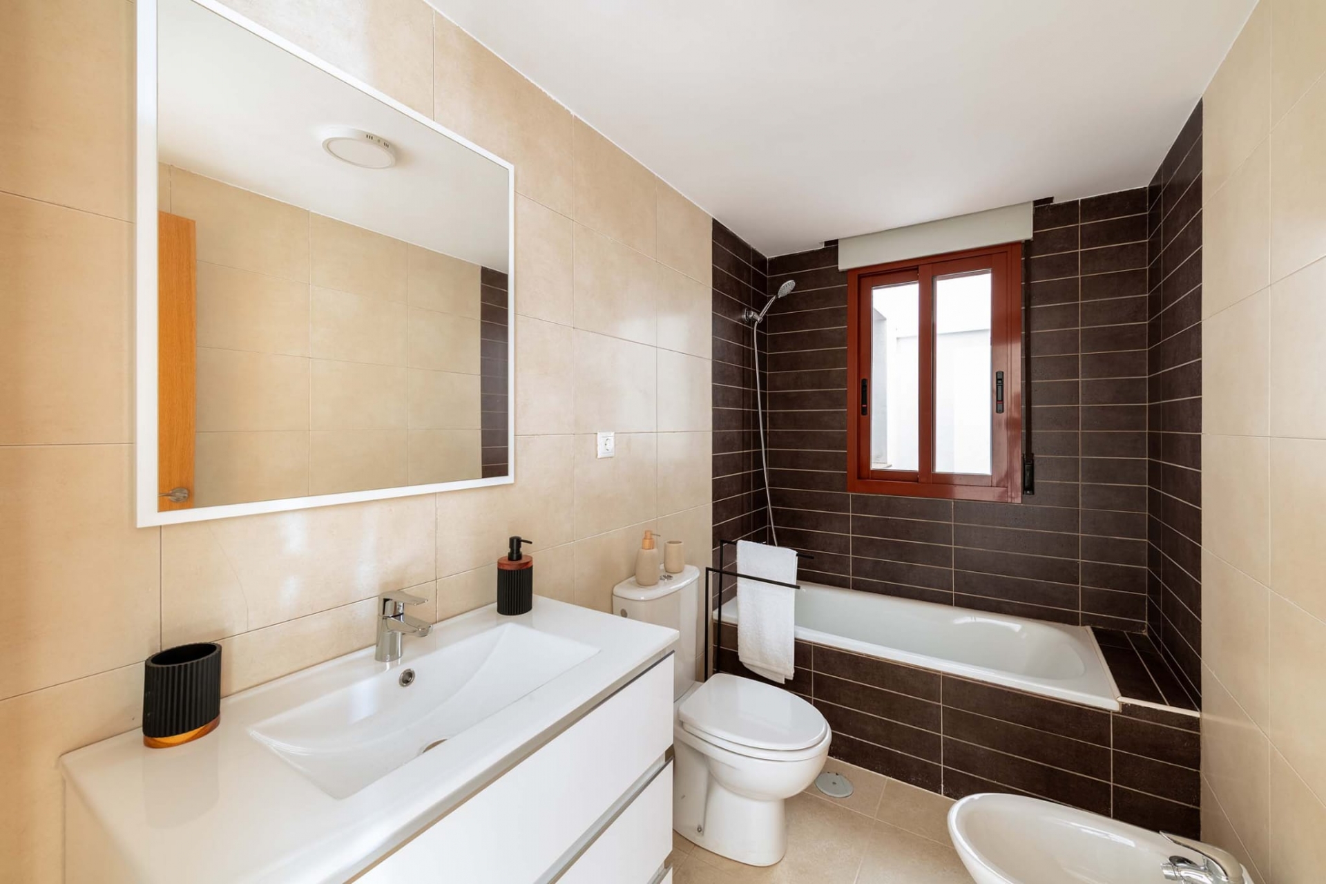 Nytt - Apartment -
Jerónimo y Avileses