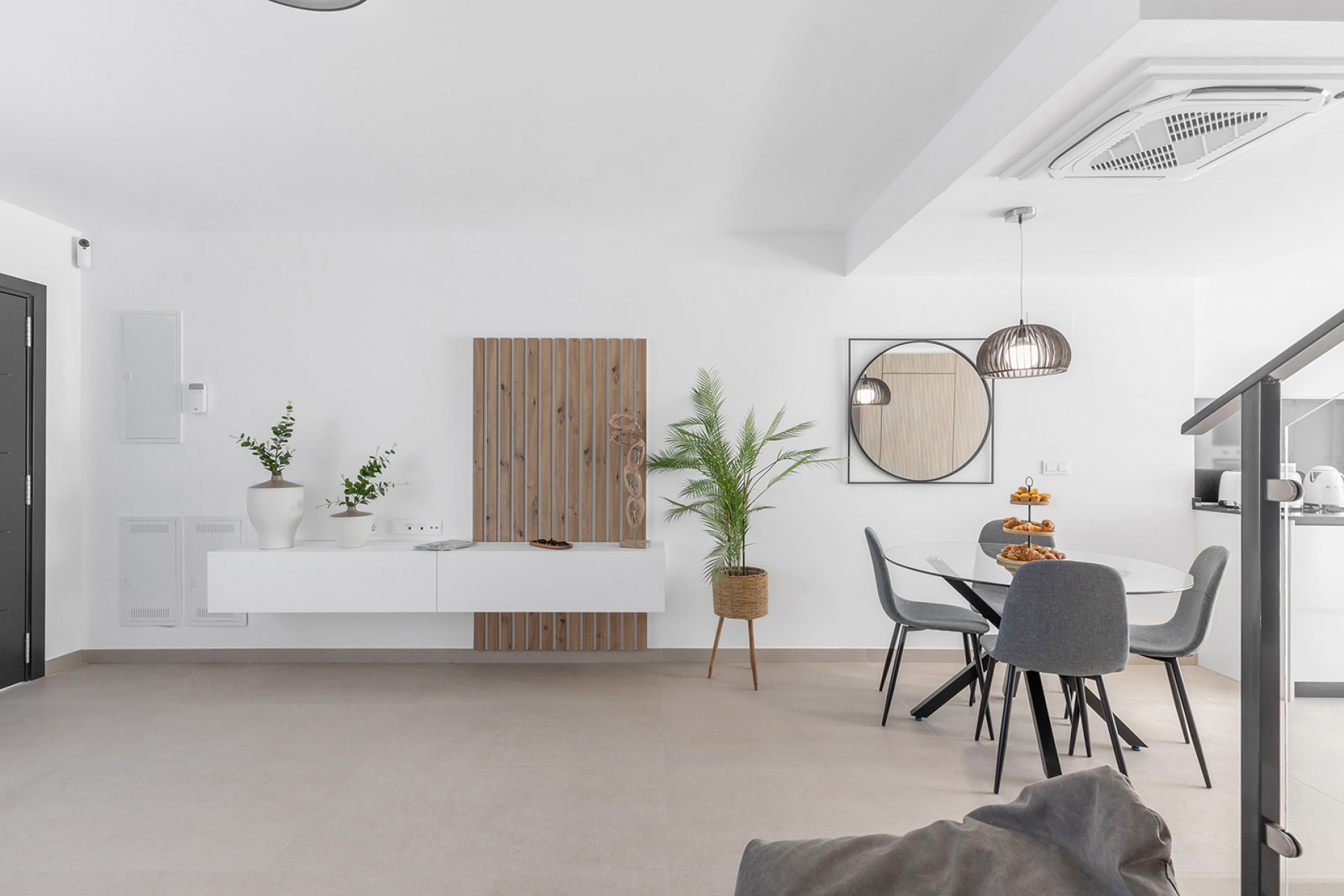 Nytt - semi-detached -
Rafal